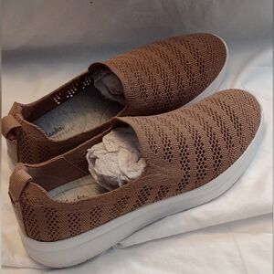 Clarks Women's Beige Slip-On Shoes